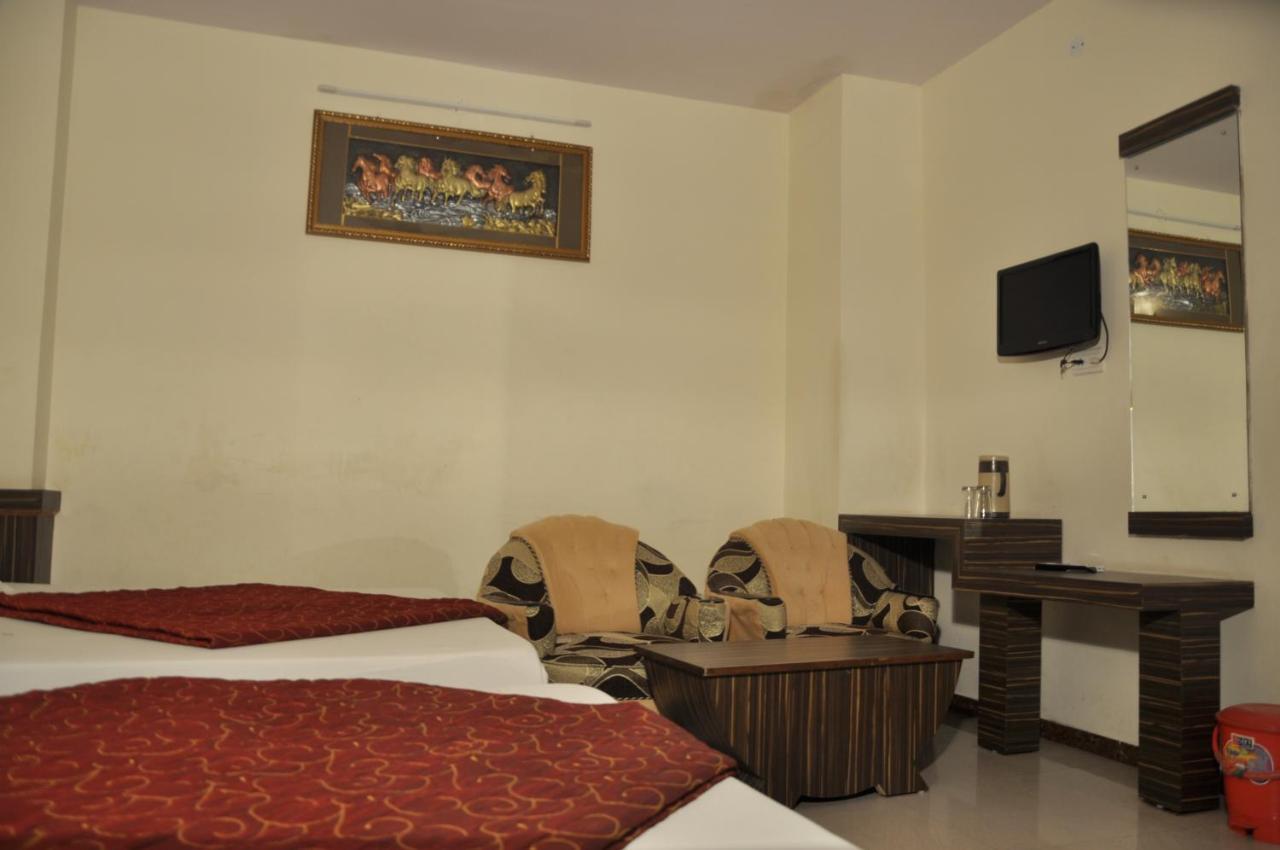 Hotel Metro Jaipur Bilik gambar